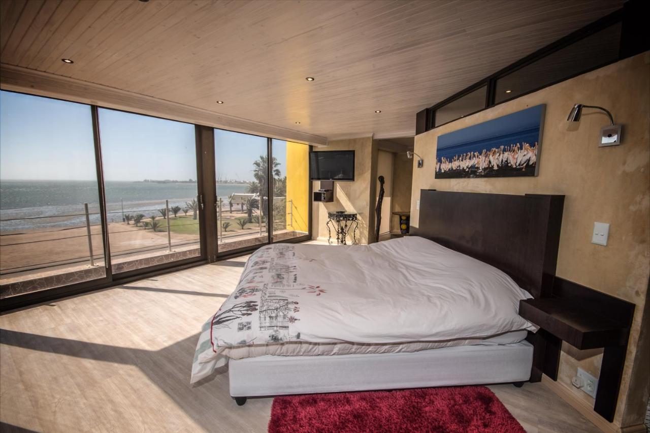 Lagoon Lodge Уолфиш Бей Екстериор снимка